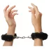 Love to Love Attach me - Flauschige Handschellen (schwarz)